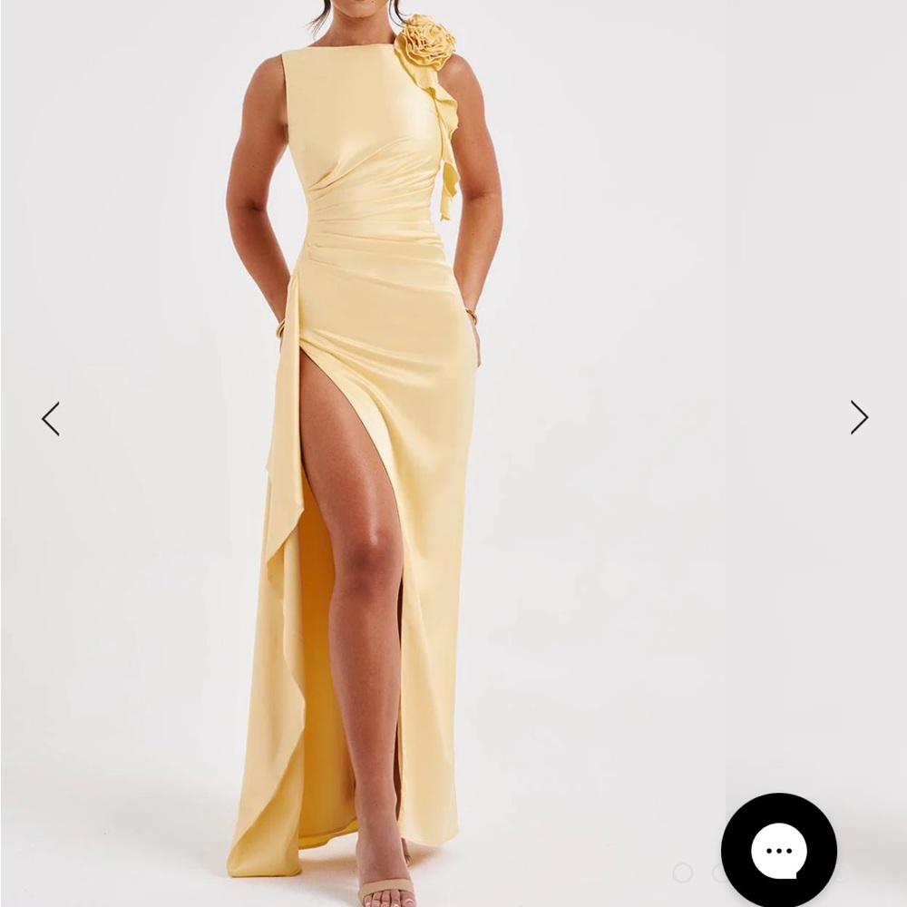 Elegant Yellow Evening Gown